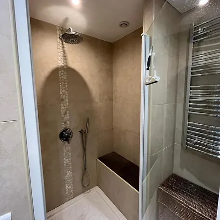 Apartment Beau 2 Piece De 70m2 Au Suquet Cannes