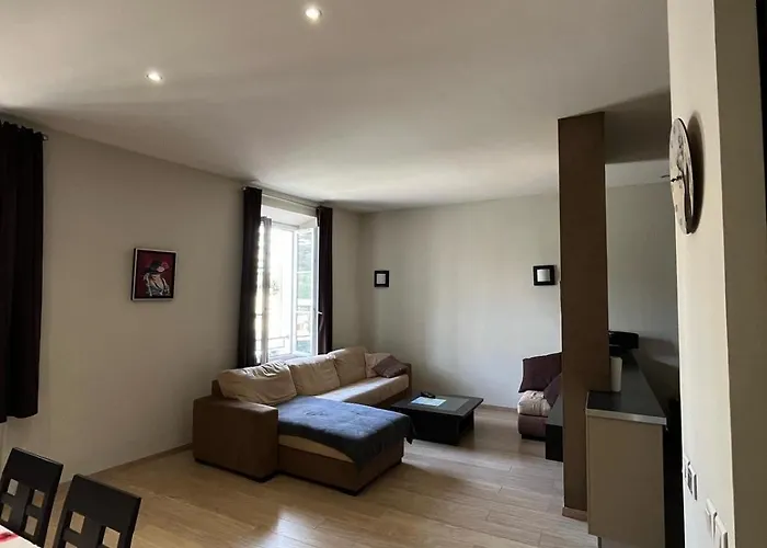 Dans Le Quartier Historique Du Suquet Ideal Congres Et *