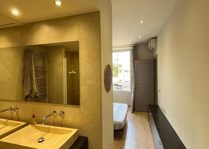 Dans Le Quartier Historique Du Suquet Ideal Congres Et Apartament