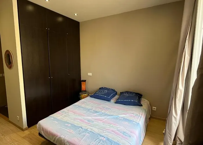 Dans Le Quartier Historique Du Suquet Ideal Congres Et *